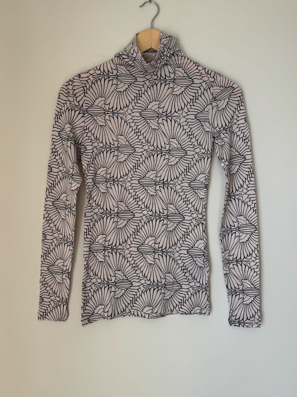 NWOT Club Monaco Julie Fitted Turtleneck